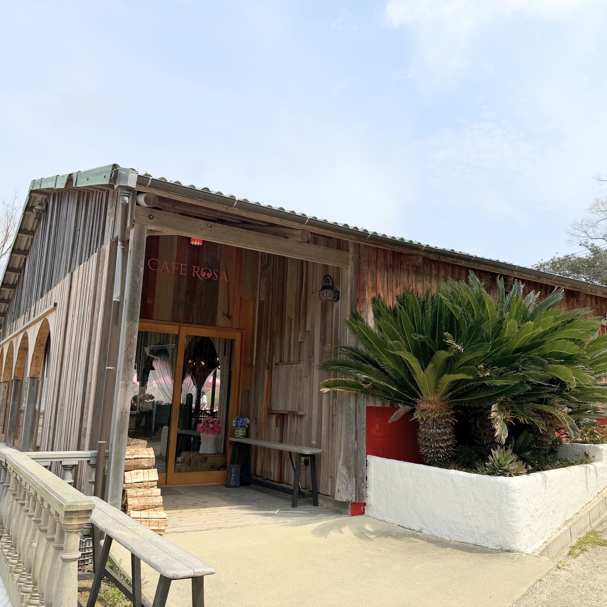 CAFE ROSA 外観 淡路島 FBI AWAJI 五色町