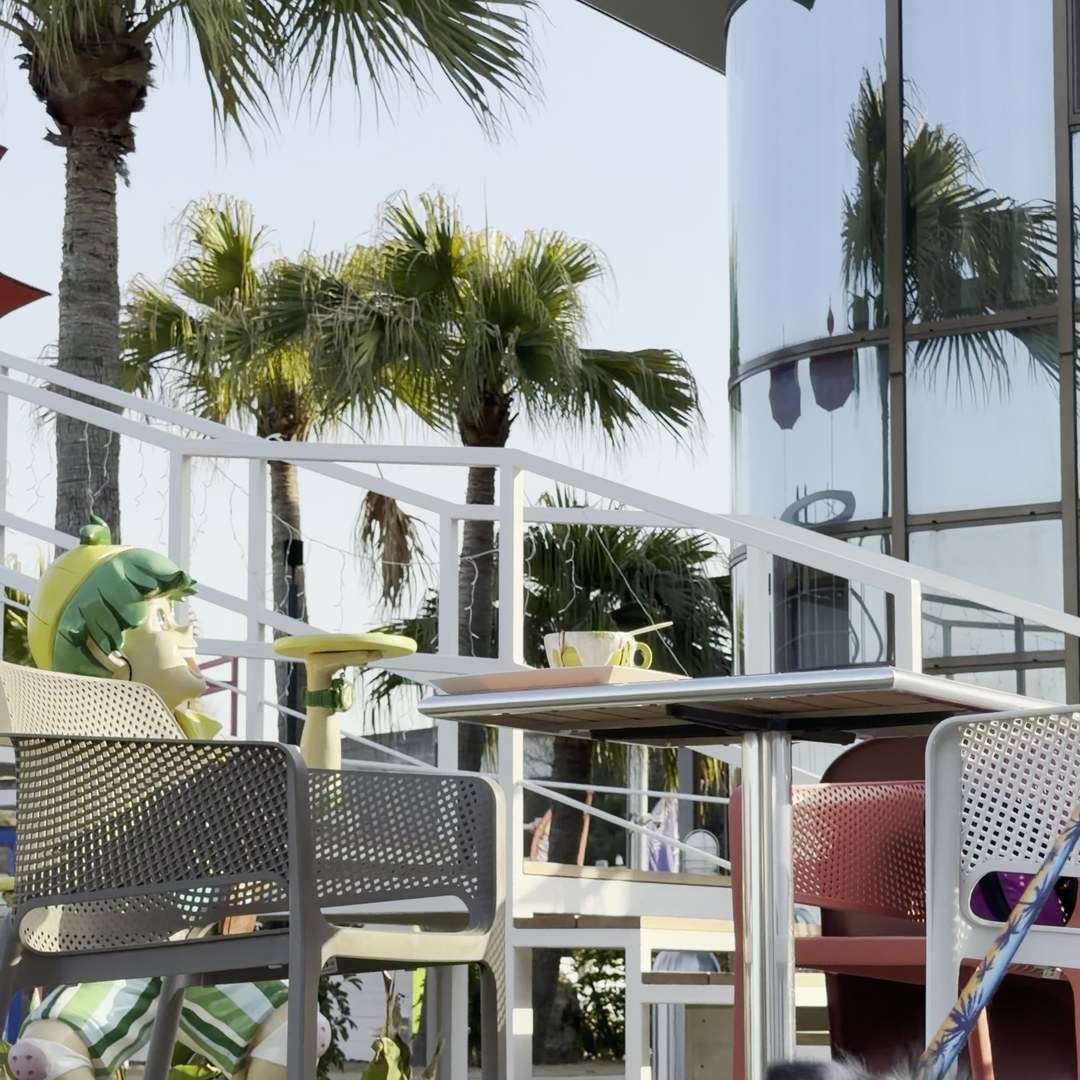 +Lei Kitchen テラス席 わんこOK 淡路島 犬連れカフェ 観覧車が見える