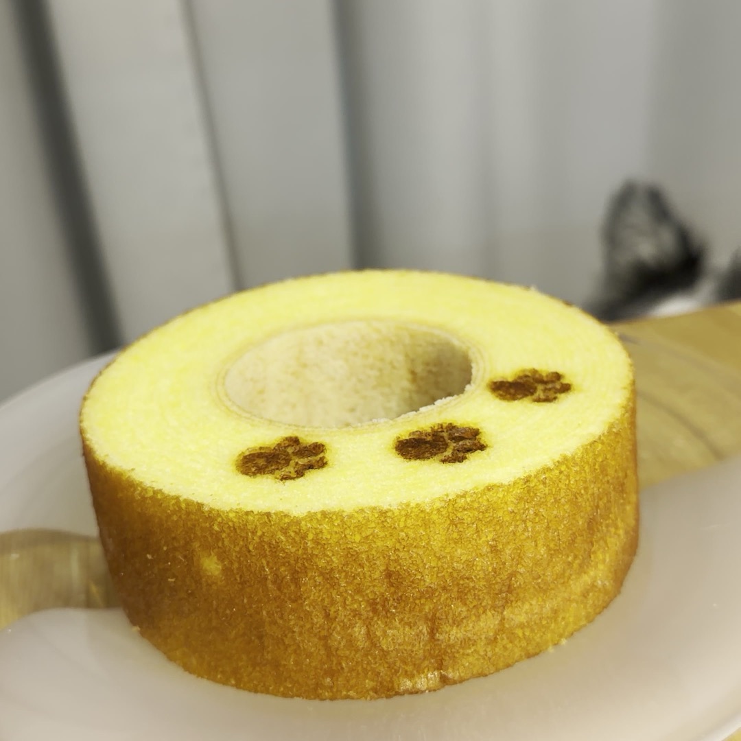 肉球デザインのバウムクーヘン