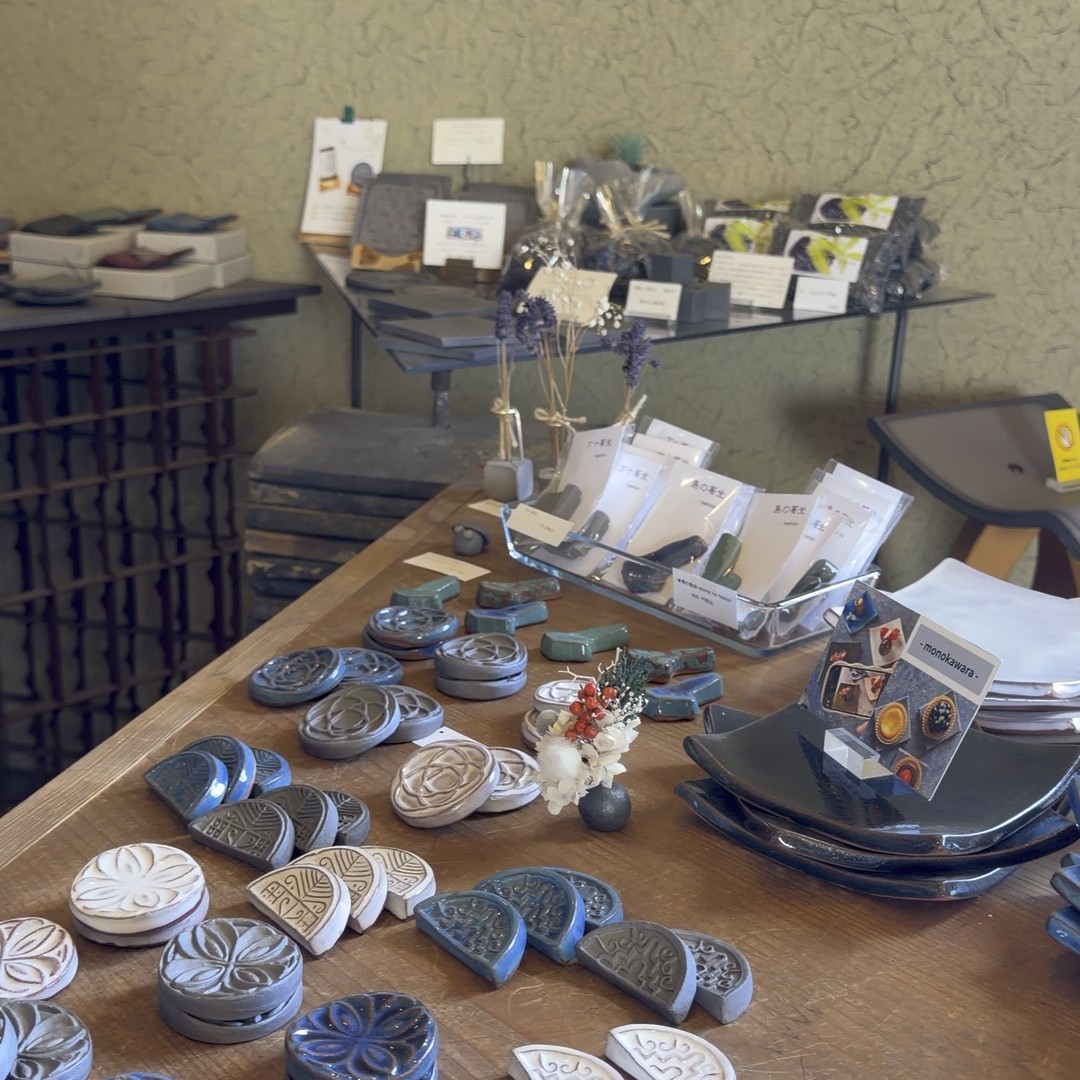 Gallery土坐のギャラリー内作品展示