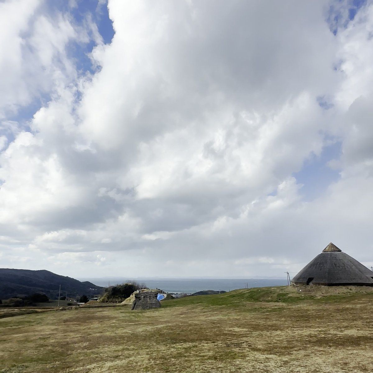 五斗長垣内遺跡 復元 竪穴建物 茅葺き 弥生時代