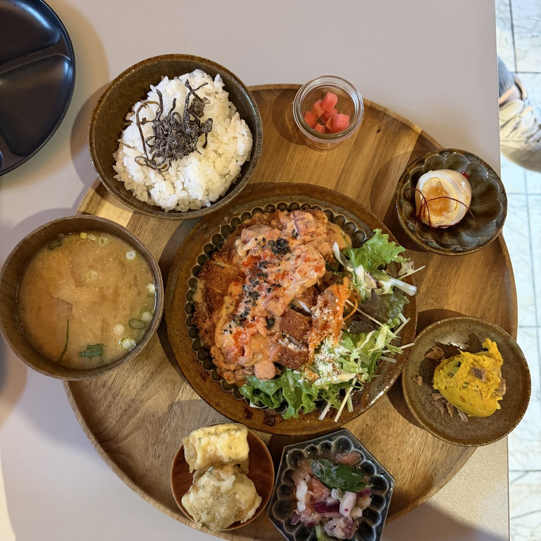 IN THE HOUSE PLATE 丸トレー