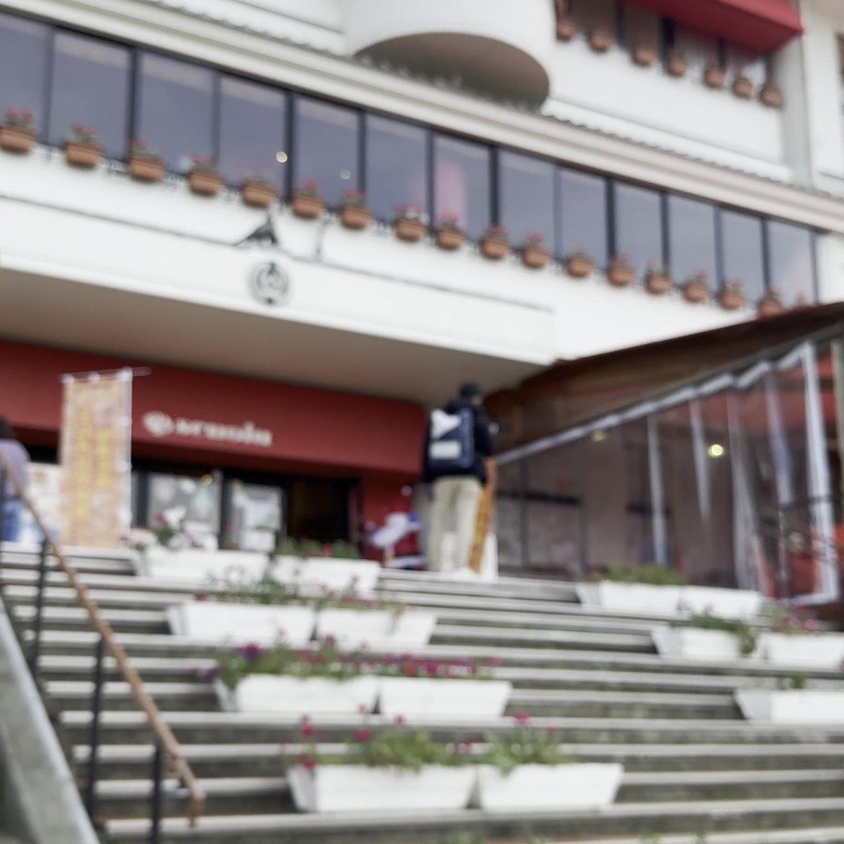 のじまスコーラ 校舎外観 階段 淡路市野島