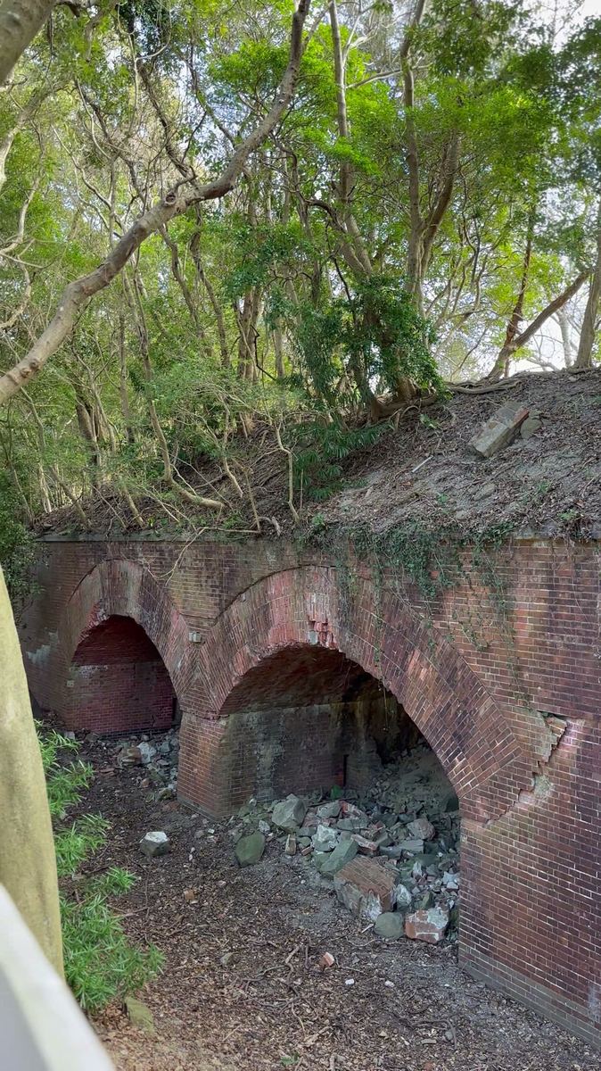 生石公園 三連煉瓦アーチ砲台跡