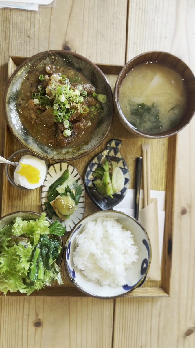 しらす 牛すじ煮込み定食