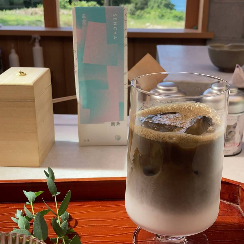 坂道茶家つきよみ ほうじ茶ラテ 抹茶ラテ