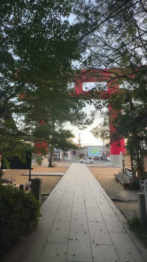 おのころ島神社 日本三大鳥居・高さ21.7mの圧倒的存在感