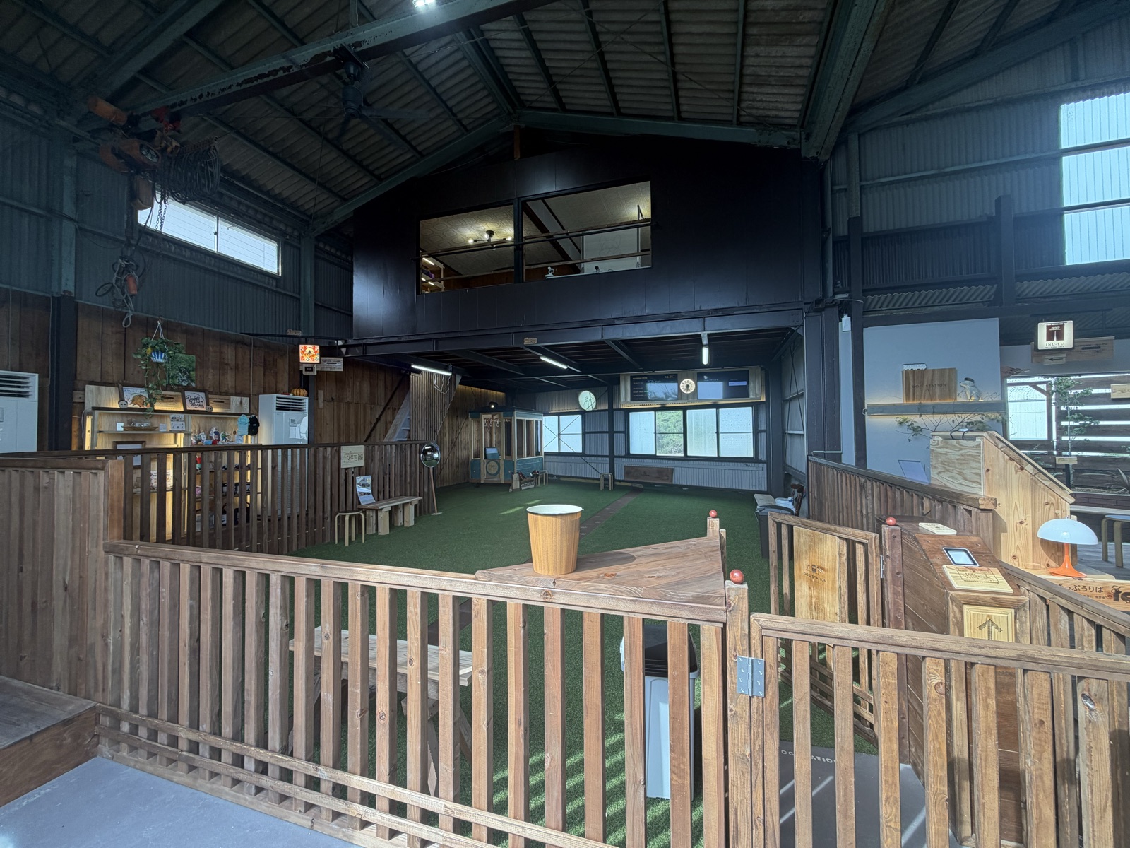 DOG STATION 室内ドッグラン